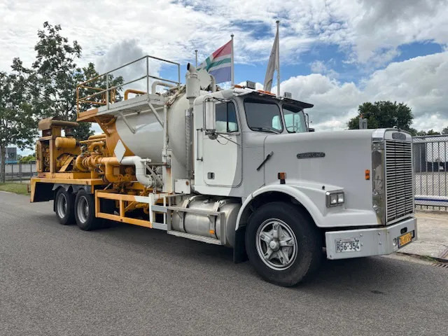 Freightliner 3 AXLE RIGID BODY chassis cabine - Châssis cabine: photos 1 Freightliner 3 AXLE RIGID BODY chassis cabine - Châssis cabine: photos 1