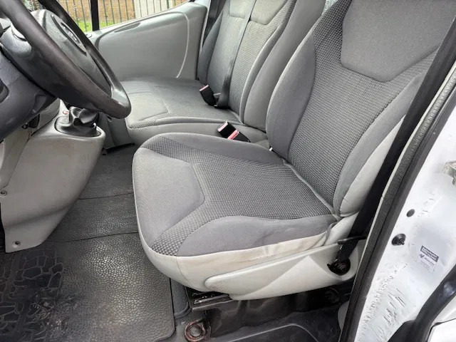 Opel Vivaro 2 2.0Cdti /84kW-E4 crew cab L2H1 — crédit-bail Opel Vivaro 2 2.0Cdti /84kW-E4 crew cab L2H1: photos 11