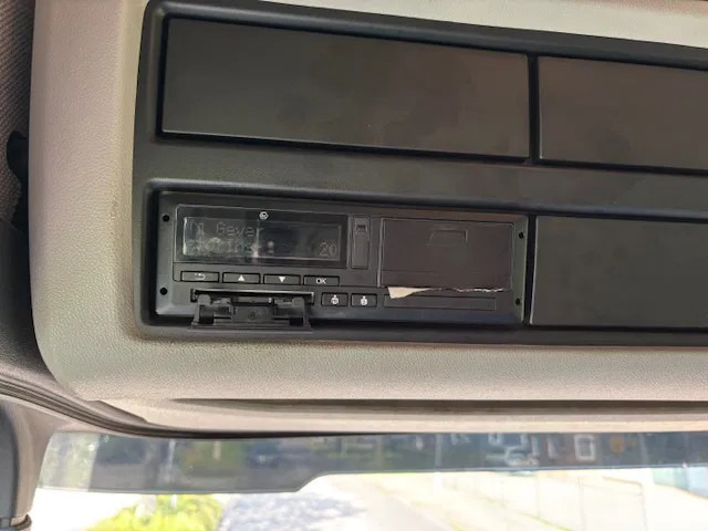 Scania P280 Closed box taillift 2000 kg Fuel CNG ADR 2 units in stock — crédit-bail Scania P280 Closed box taillift 2000 kg Fuel CNG ADR 2 units in stock: photos 16