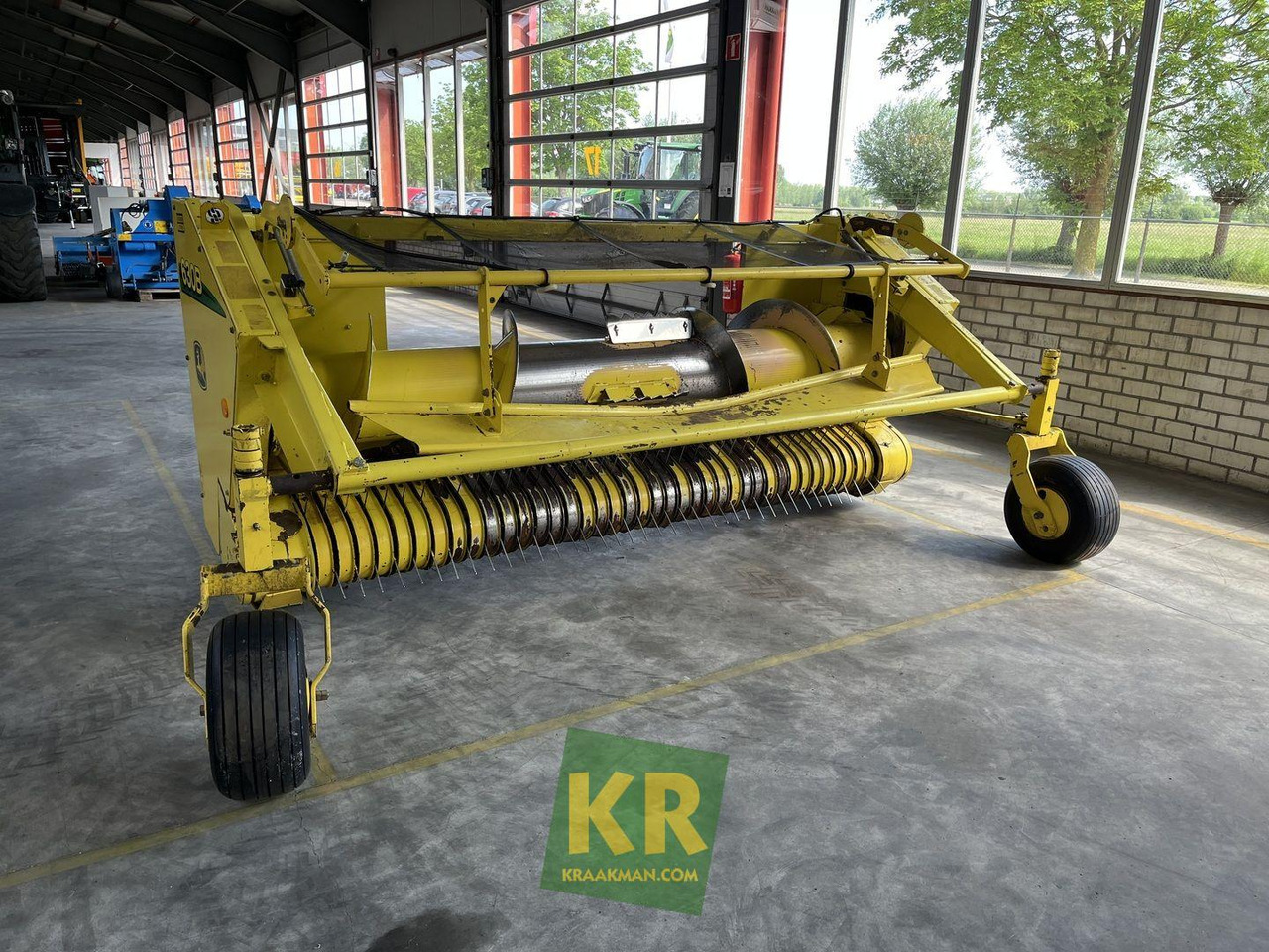 John Deere 630B - Accessoire aux ensileuses: photos 1 John Deere 630B - Accessoire aux ensileuses: photos 1