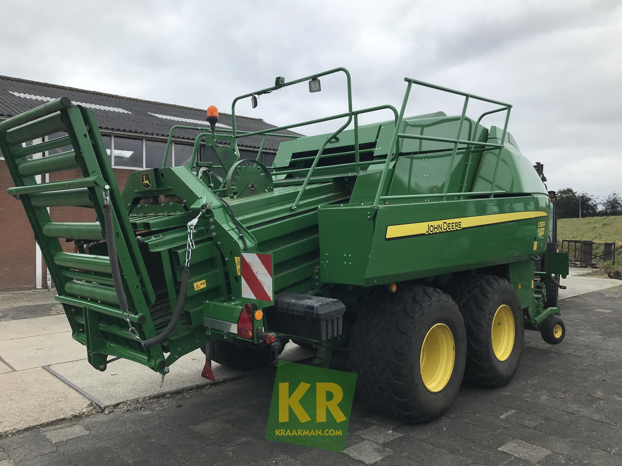 John Deere L1524 - Presse à balles cubiques: photos 2 John Deere L1524 - Presse à balles cubiques: photos 2