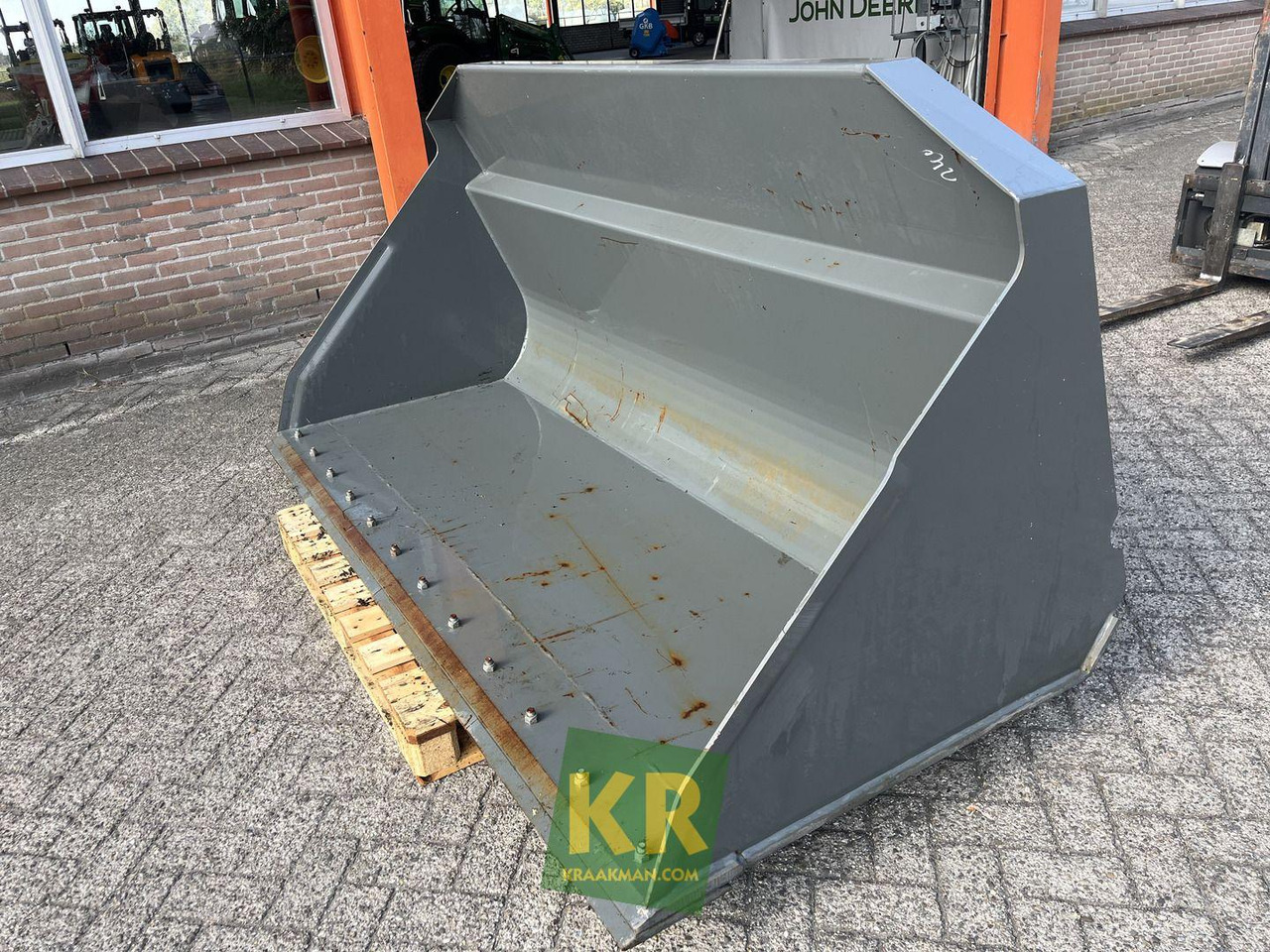Kramer 2400 HVF GRONDBAK - Godet pour chargeur pour Engins de chantier: photos 1 Kramer 2400 HVF GRONDBAK - Godet pour chargeur pour Engins de chantier: photos 1