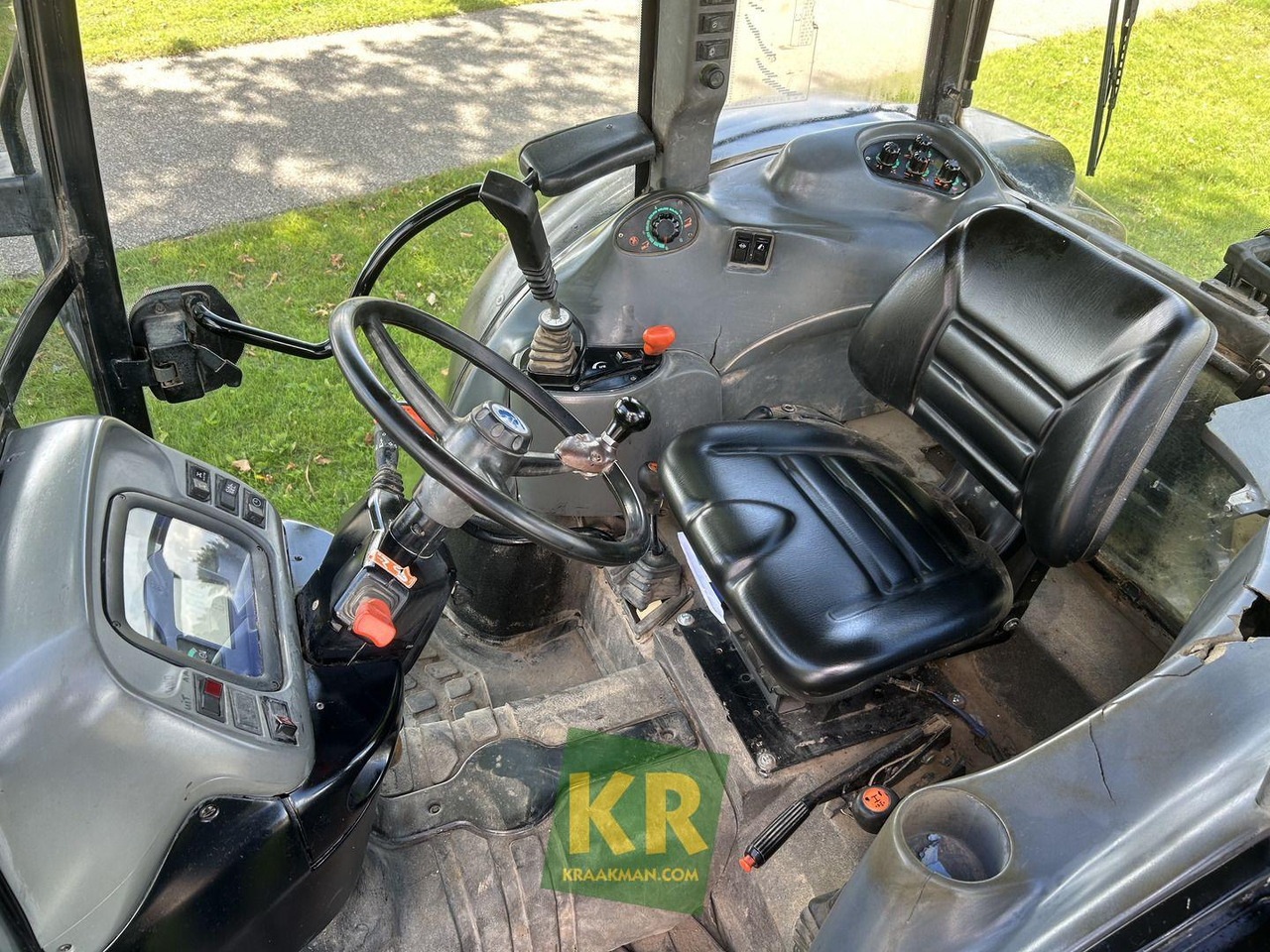 New Holland TN75S - Tracteur agricole: photos 5 New Holland TN75S - Tracteur agricole: photos 5