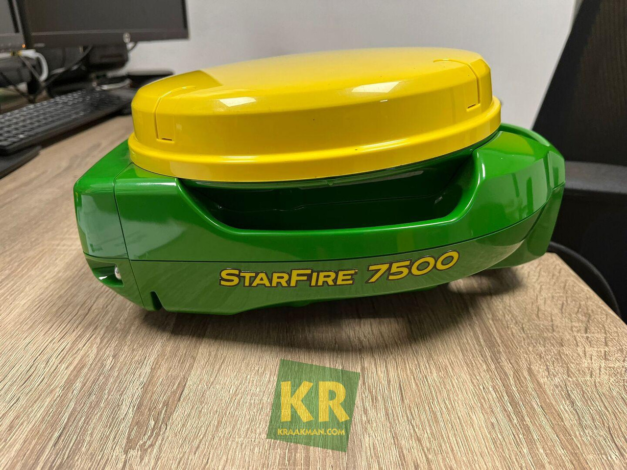 STARFIRE 7500 RECEIVER John Deere - Système de navigation: photos 2 STARFIRE 7500 RECEIVER John Deere - Système de navigation: photos 2