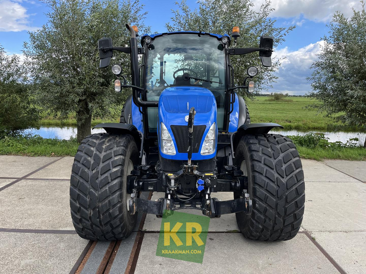 T5.95 New Holland - Tracteur agricole: photos 4 T5.95 New Holland - Tracteur agricole: photos 4