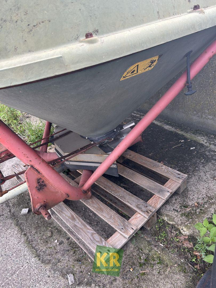 TS6 Trioliet  - Distributeur d'engrais: photos 3 TS6 Trioliet  - Distributeur d'engrais: photos 3