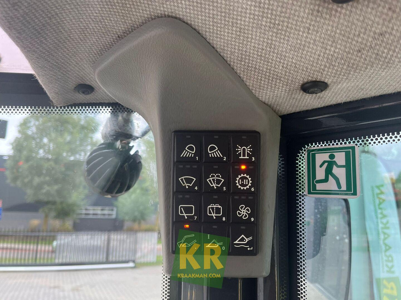 Yanmar V100 shovel - Chargeuse sur pneus: photos 4 Yanmar V100 shovel - Chargeuse sur pneus: photos 4