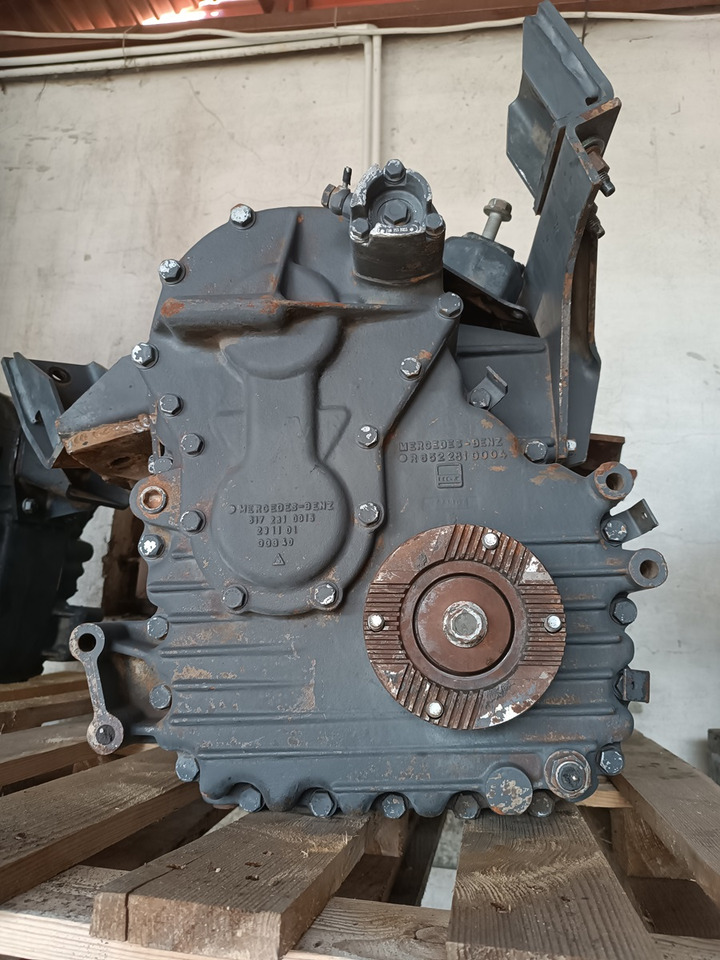 Mercedes VG900 4x4 SK 1824 1827 - Moteur de rotation: photos 2 Mercedes VG900 4x4 SK 1824 1827 - Moteur de rotation: photos 2