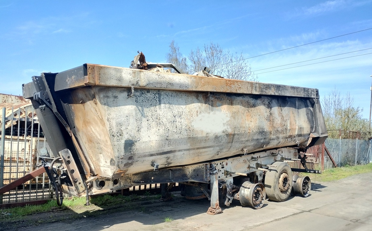 SCHMITZ CARGOBULL GOTHA 26 m3 SGF S3 2015 - Semi-remorque benne: photos 5 SCHMITZ CARGOBULL GOTHA 26 m3 SGF S3 2015 - Semi-remorque benne: photos 5