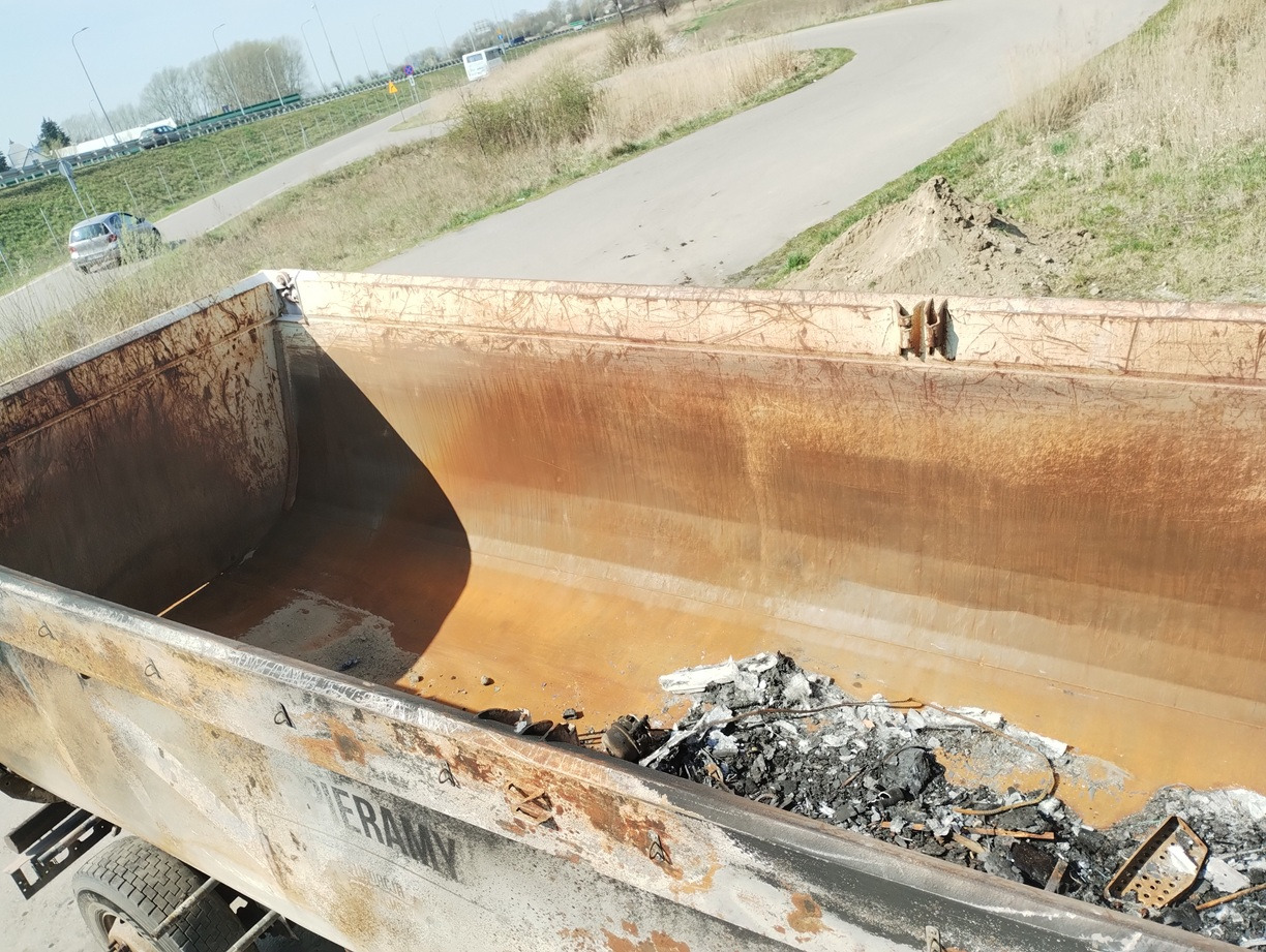 SCHMITZ CARGOBULL GOTHA 26 m3 SGF S3 2015 - Semi-remorque benne: photos 3 SCHMITZ CARGOBULL GOTHA 26 m3 SGF S3 2015 - Semi-remorque benne: photos 3