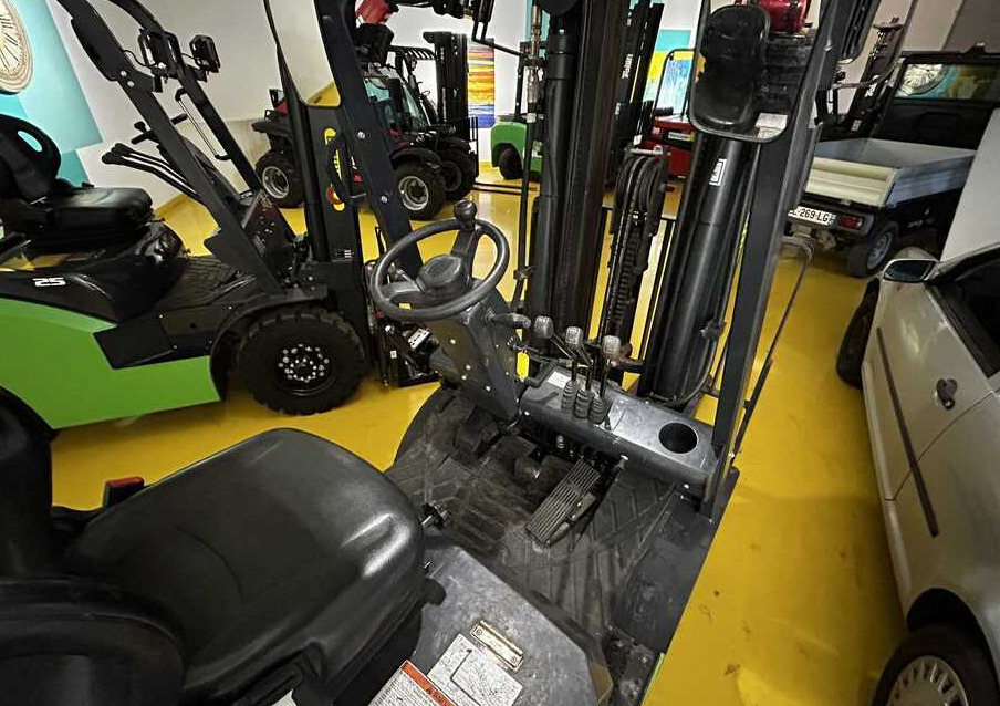 Artison PFG18.45 - Chariot élévateur à gaz: photos 5 Artison PFG18.45 - Chariot élévateur à gaz: photos 5