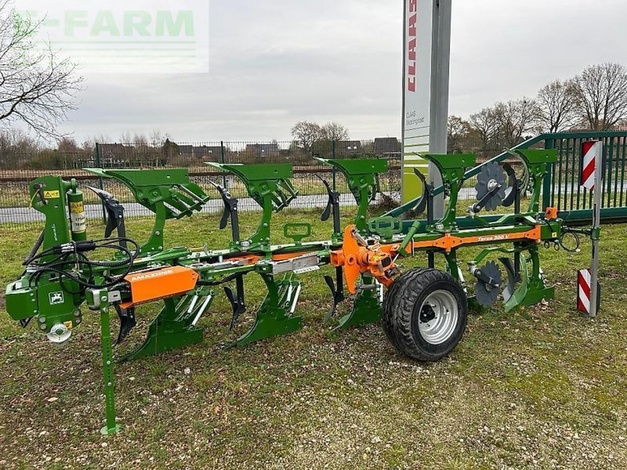 Amazone teres 300 v5 +0 100 - Distributeur d'engrais: photos 1 Amazone teres 300 v5 +0 100 - Distributeur d'engrais: photos 1