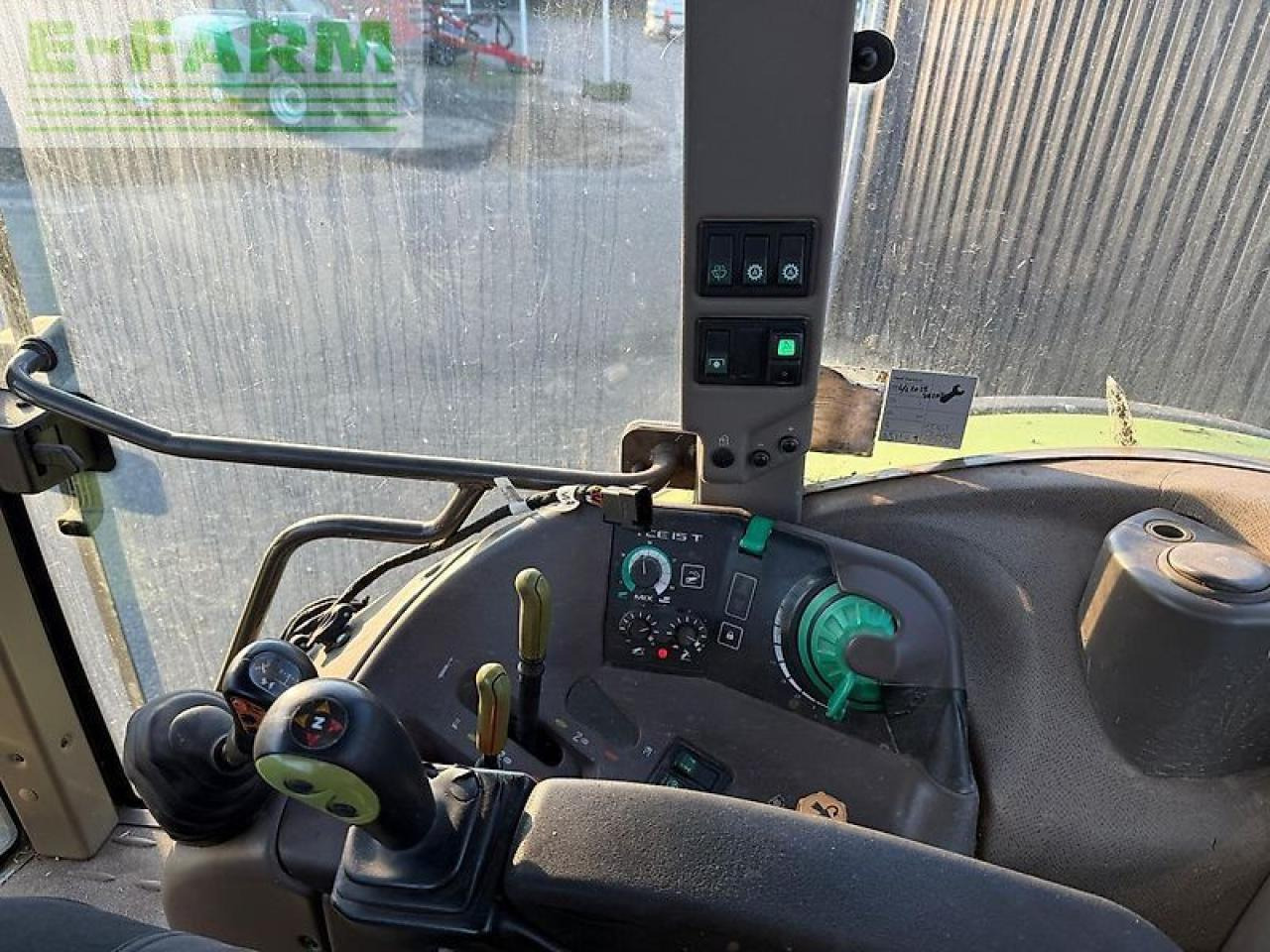 CLAAS 820 - Tracteur agricole: photos 3 CLAAS 820 - Tracteur agricole: photos 3