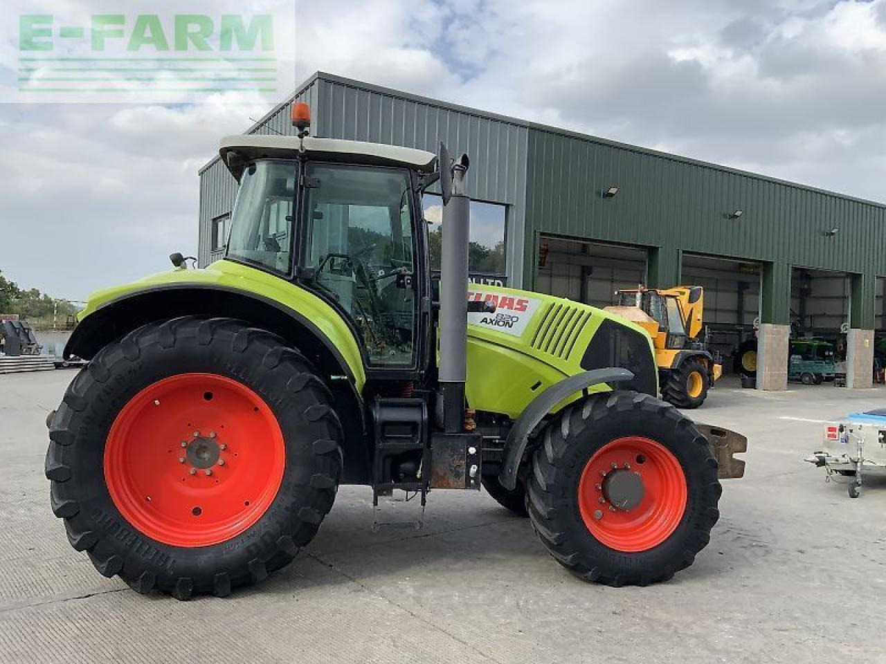 CLAAS 820 axion (st23326) - Tracteur agricole: photos 1 CLAAS 820 axion (st23326) - Tracteur agricole: photos 1