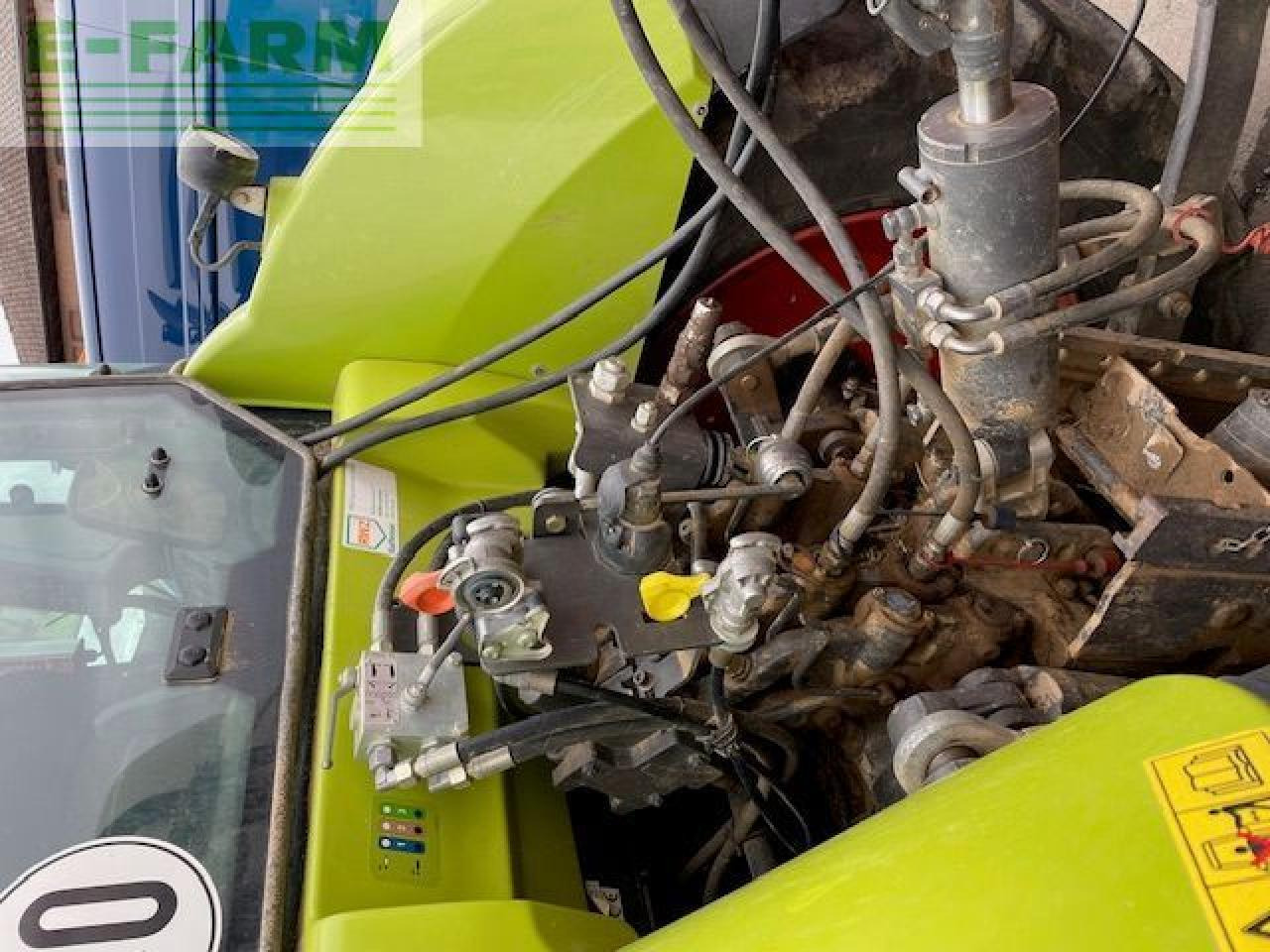 CLAAS ARION 530 CIS CIS - Tracteur agricole: photos 3 CLAAS ARION 530 CIS CIS - Tracteur agricole: photos 3