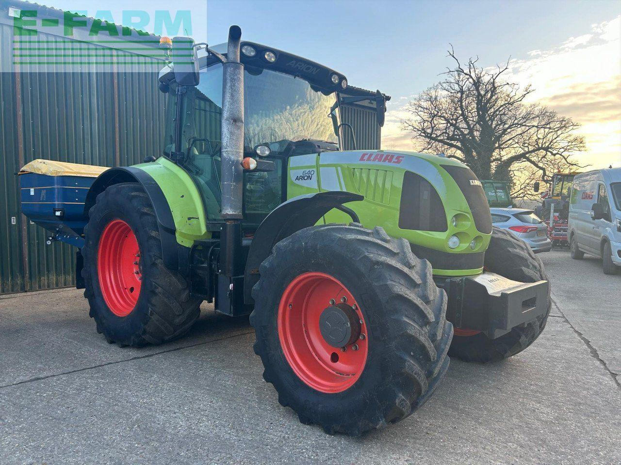 CLAAS ARION 640 CIS 50K CIS - Tracteur agricole: photos 4 CLAAS ARION 640 CIS 50K CIS - Tracteur agricole: photos 4