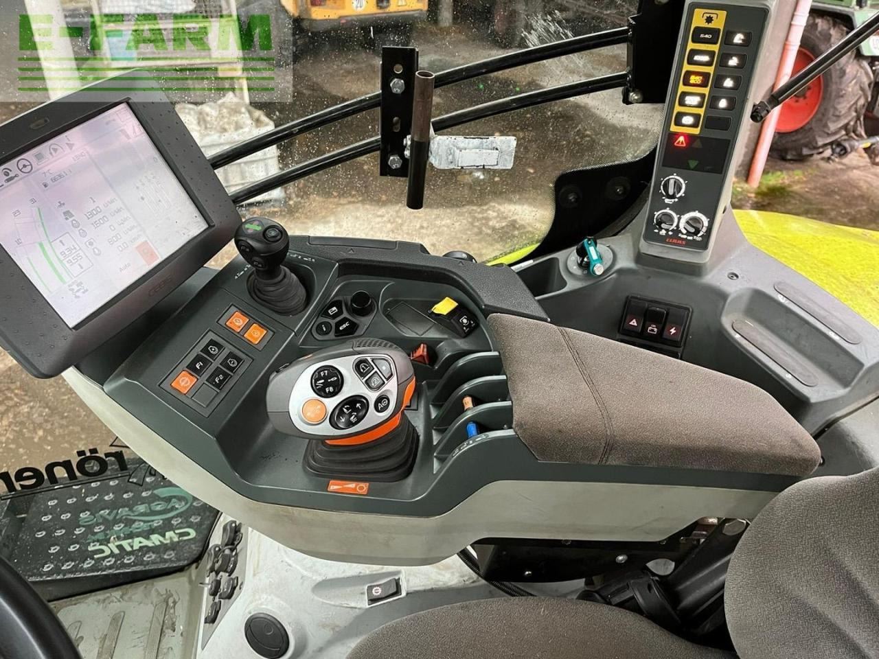 CLAAS AXION 810 CMATIC CMATIC - Tracteur agricole: photos 5 CLAAS AXION 810 CMATIC CMATIC - Tracteur agricole: photos 5