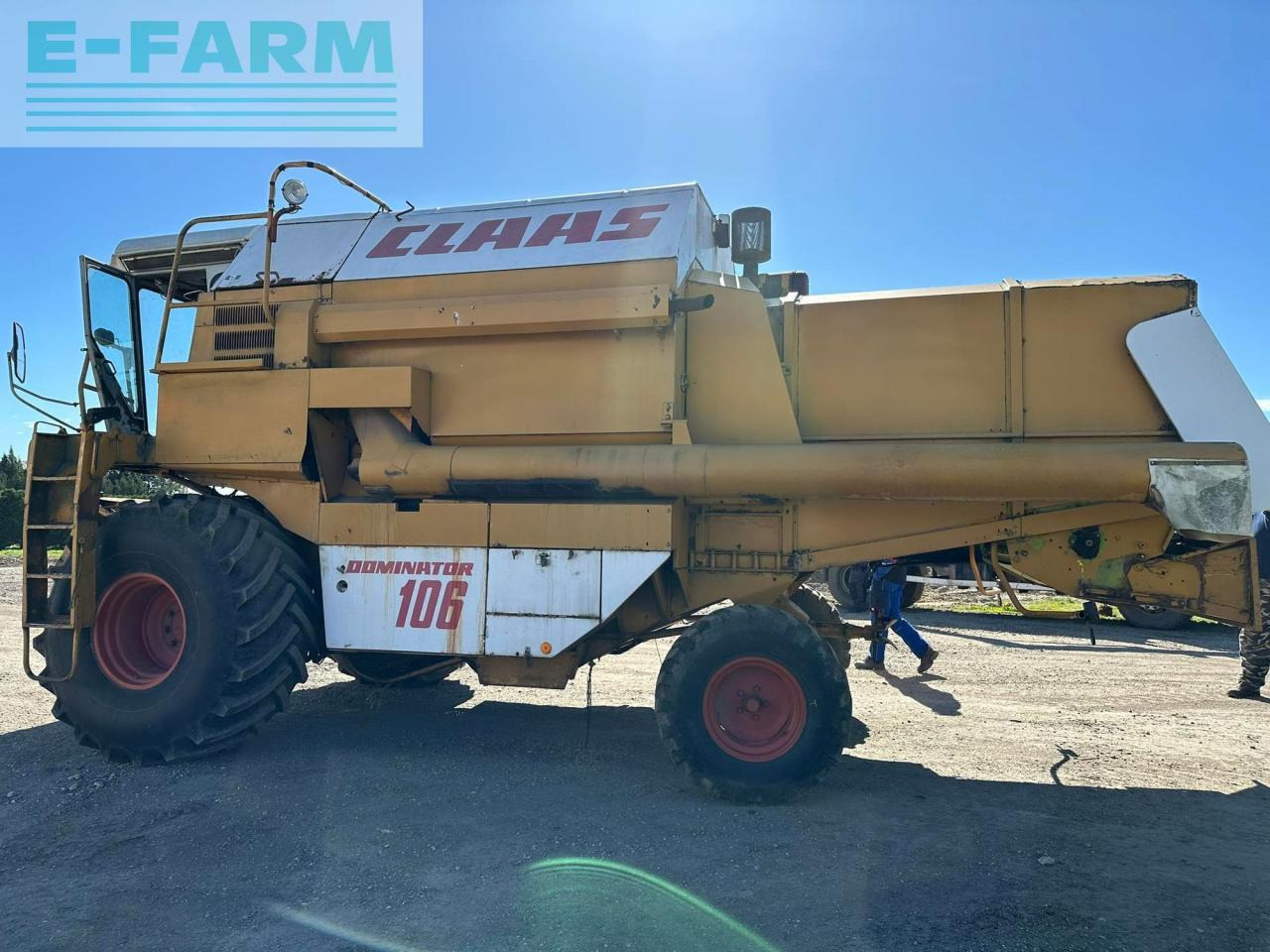 CLAAS Dominator 106 - Moissonneuse-batteuse: photos 1 CLAAS Dominator 106 - Moissonneuse-batteuse: photos 1