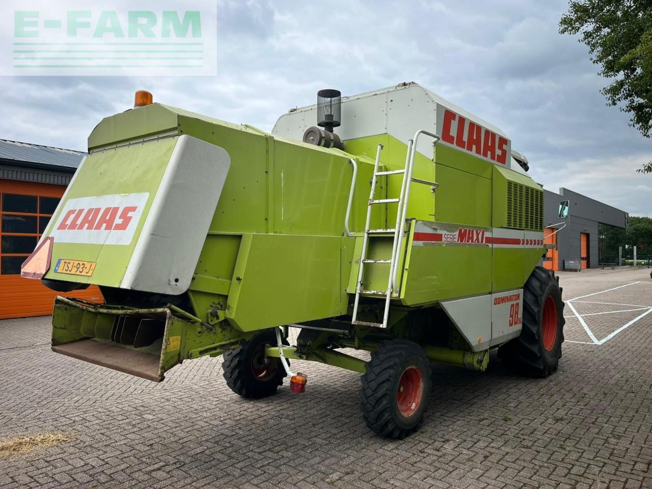 CLAAS Dominator 98 SL Maxi - Moissonneuse-batteuse: photos 3 CLAAS Dominator 98 SL Maxi - Moissonneuse-batteuse: photos 3
