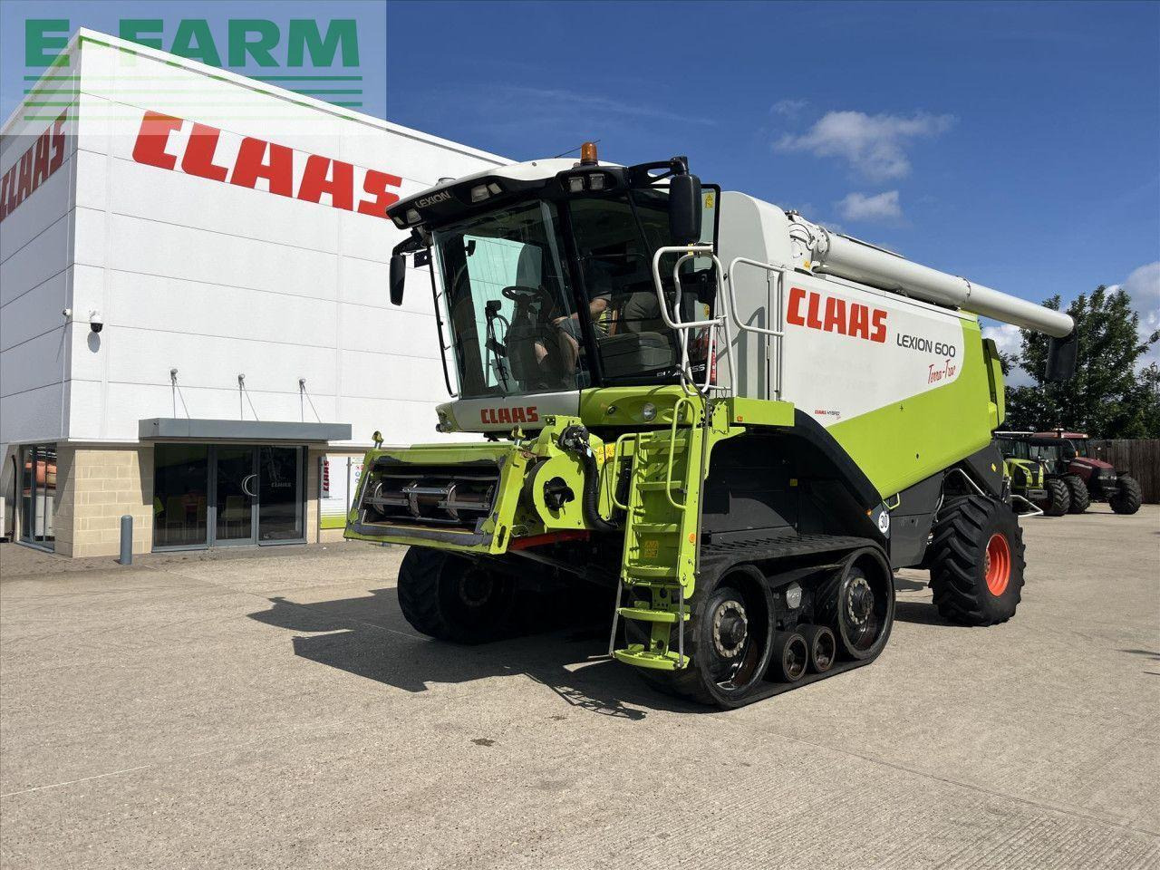 CLAAS LEXION 750 TT - Moissonneuse-batteuse: photos 1 CLAAS LEXION 750 TT - Moissonneuse-batteuse: photos 1