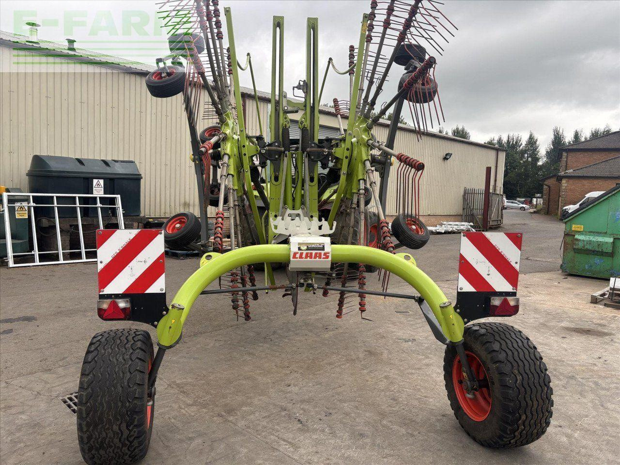 CLAAS USED LINER 2900 - Faneuse: photos 4 CLAAS USED LINER 2900 - Faneuse: photos 4