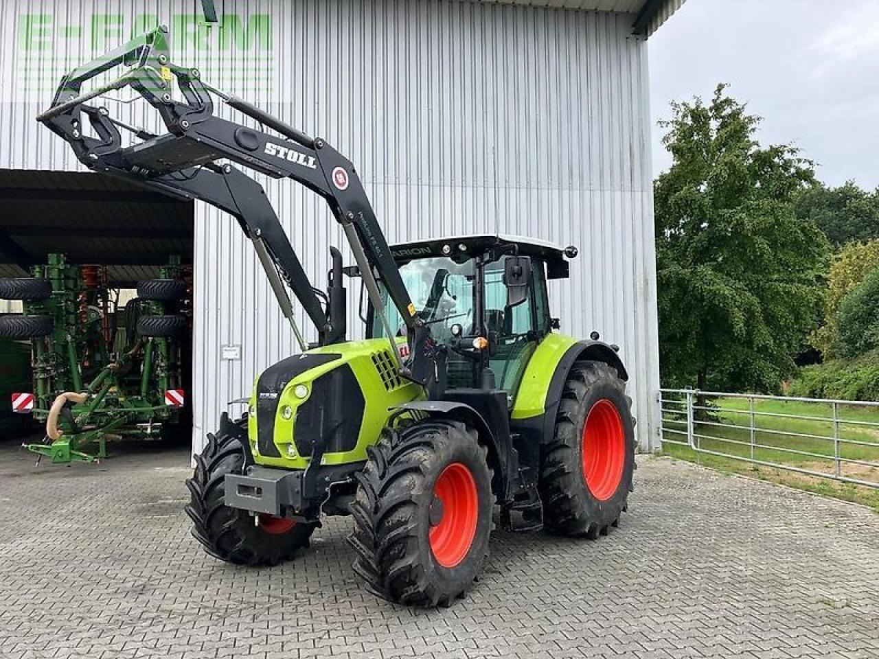 CLAAS arion 530 cmatic CMATIC - Tracteur agricole: photos 1 CLAAS arion 530 cmatic CMATIC - Tracteur agricole: photos 1
