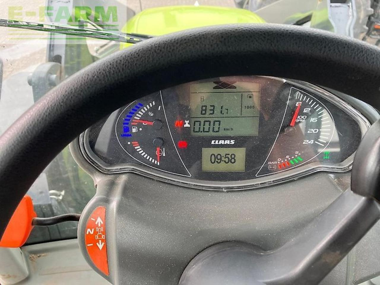 CLAAS arion 530 cmatic CMATIC - Tracteur agricole: photos 2 CLAAS arion 530 cmatic CMATIC - Tracteur agricole: photos 2
