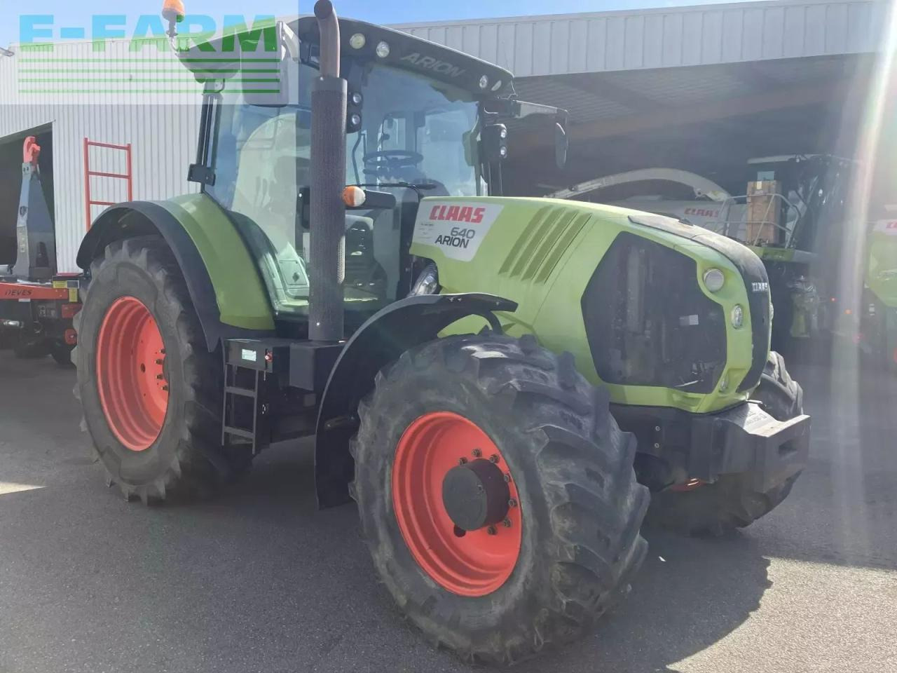 CLAAS arion 640 t4i cis CIS - Tracteur agricole: photos 4 CLAAS arion 640 t4i cis CIS - Tracteur agricole: photos 4