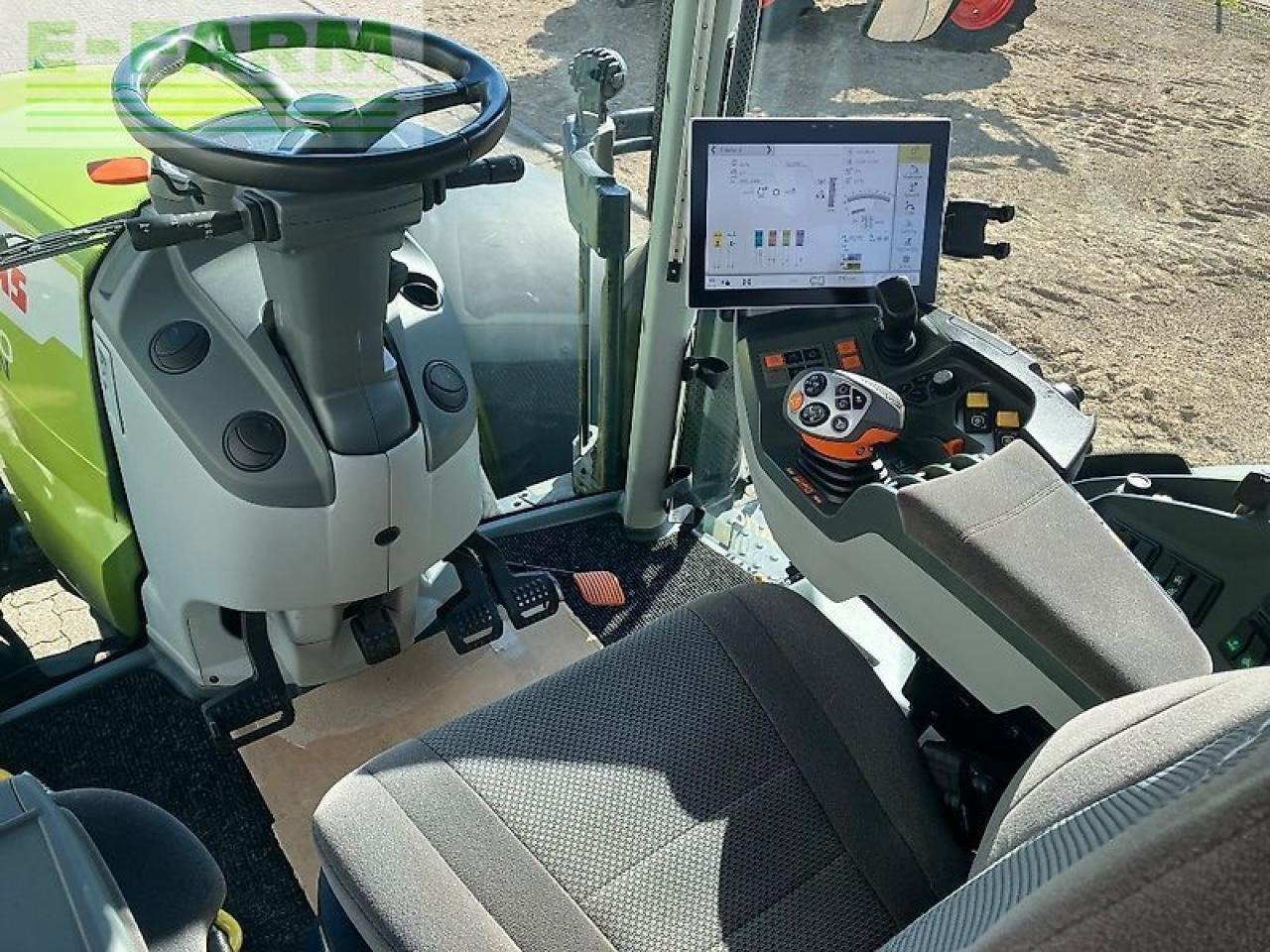 Tracteur agricole CLAAS arion 660 cmatic (ink. rtk und frontzapfwelle)i: photos 12 Tracteur agricole CLAAS arion 660 cmatic (ink. rtk und frontzapfwelle)i: photos 12