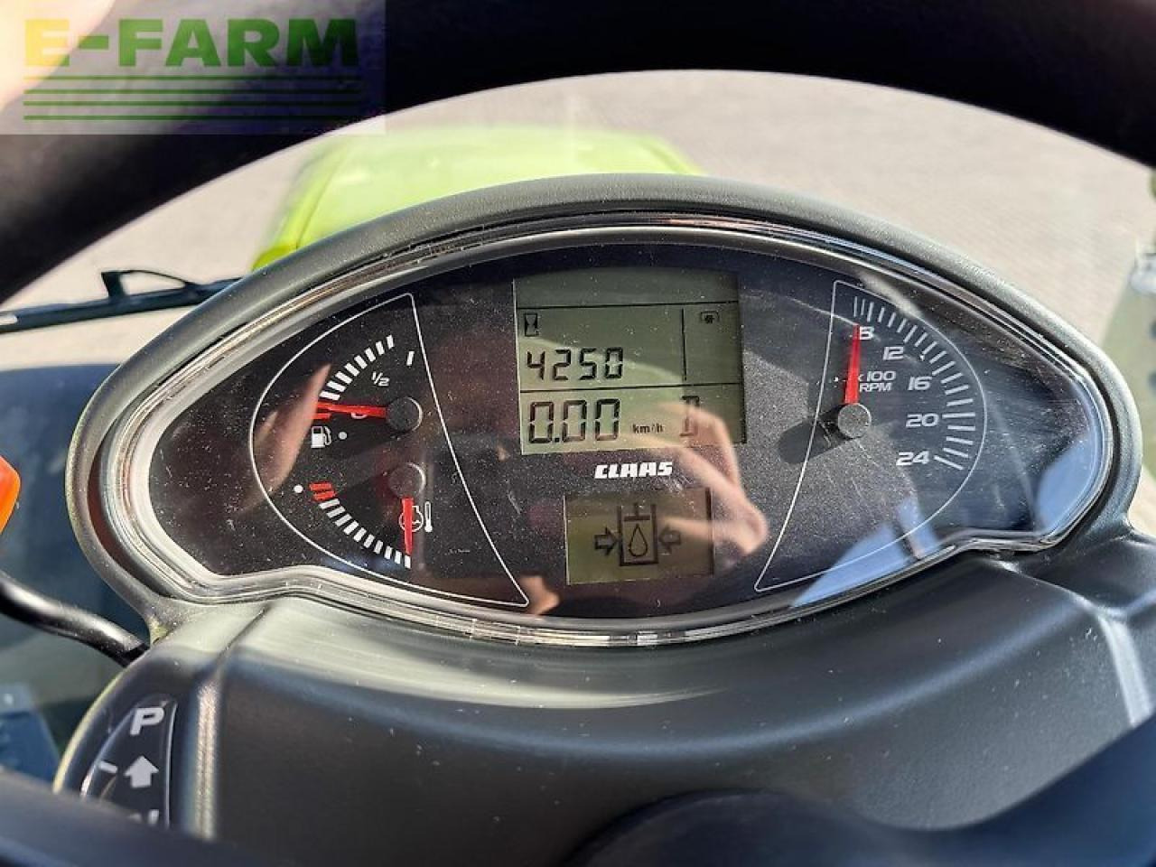 Tracteur agricole CLAAS axion 810 cebis hexa-shift: photos 7 Tracteur agricole CLAAS axion 810 cebis hexa-shift: photos 7