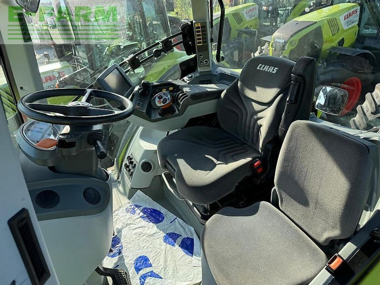 Tracteur agricole CLAAS axion 810 cebis hexa-shift: photos 6 Tracteur agricole CLAAS axion 810 cebis hexa-shift: photos 6