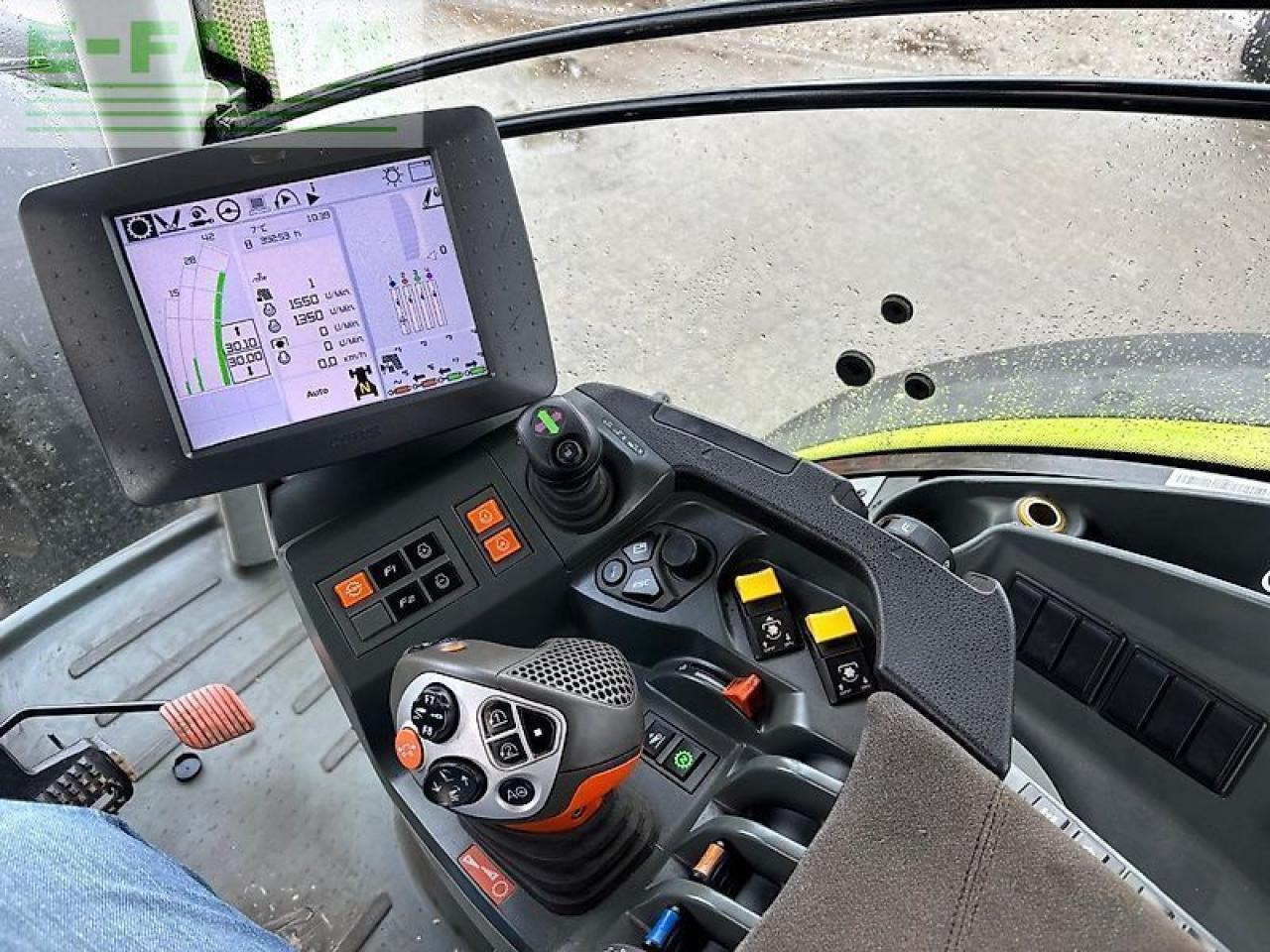 CLAAS axion 810 cmatic CMATIC - Tracteur agricole: photos 2 CLAAS axion 810 cmatic CMATIC - Tracteur agricole: photos 2