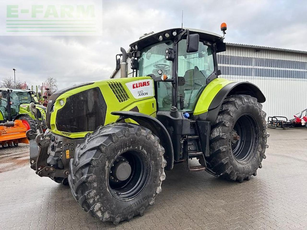 CLAAS axion 810 cmatic CMATIC - Tracteur agricole: photos 1 CLAAS axion 810 cmatic CMATIC - Tracteur agricole: photos 1