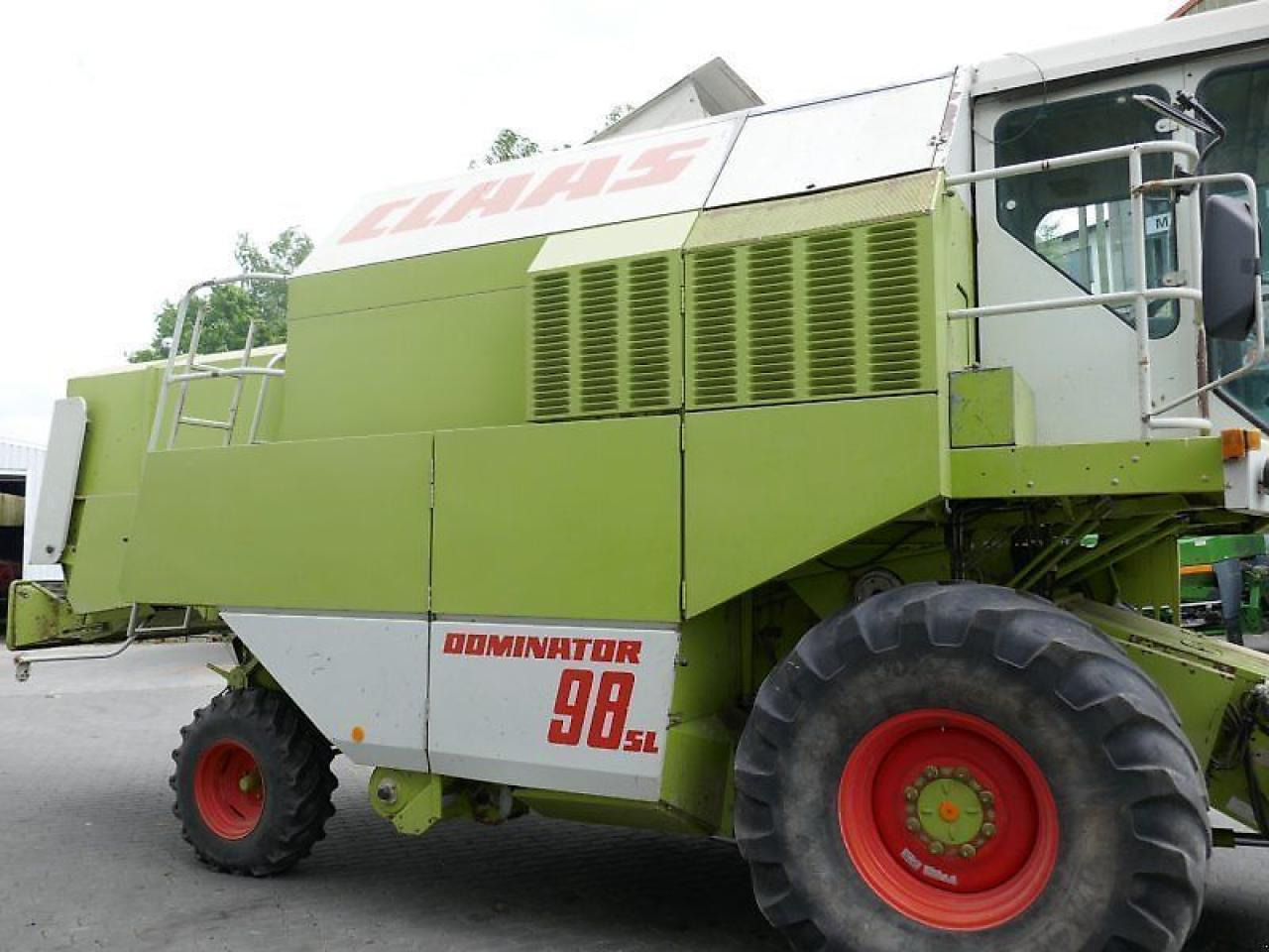 CLAAS dominator 98 sl - sofort verfügbar! - Moissonneuse-batteuse: photos 4 CLAAS dominator 98 sl - sofort verfügbar! - Moissonneuse-batteuse: photos 4