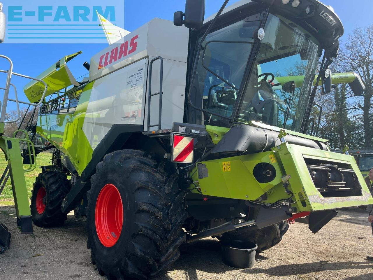 CLAAS lexion 5300 - Moissonneuse-batteuse: photos 5 CLAAS lexion 5300 - Moissonneuse-batteuse: photos 5