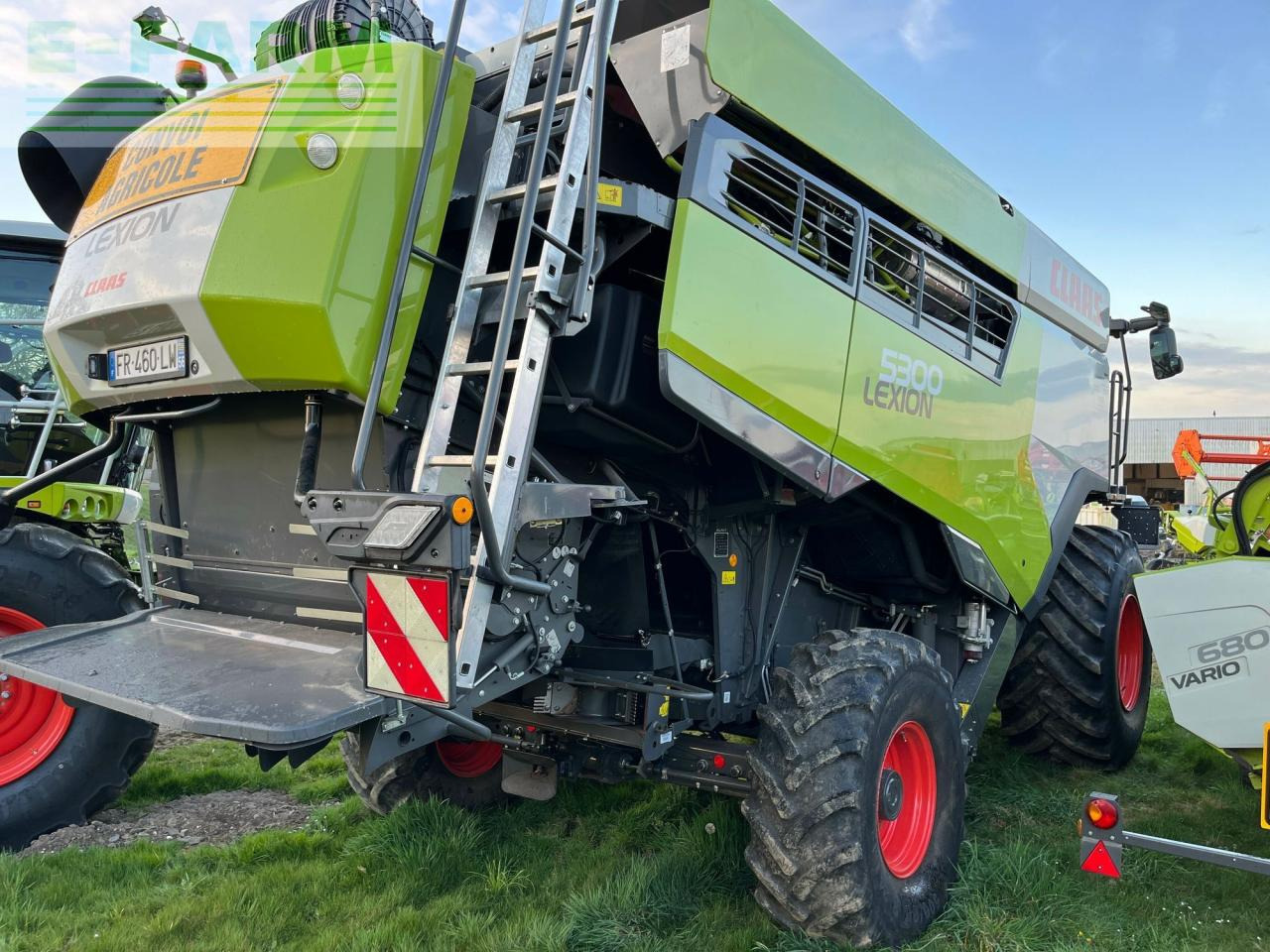 CLAAS lexion 5300 - Moissonneuse-batteuse: photos 4 CLAAS lexion 5300 - Moissonneuse-batteuse: photos 4