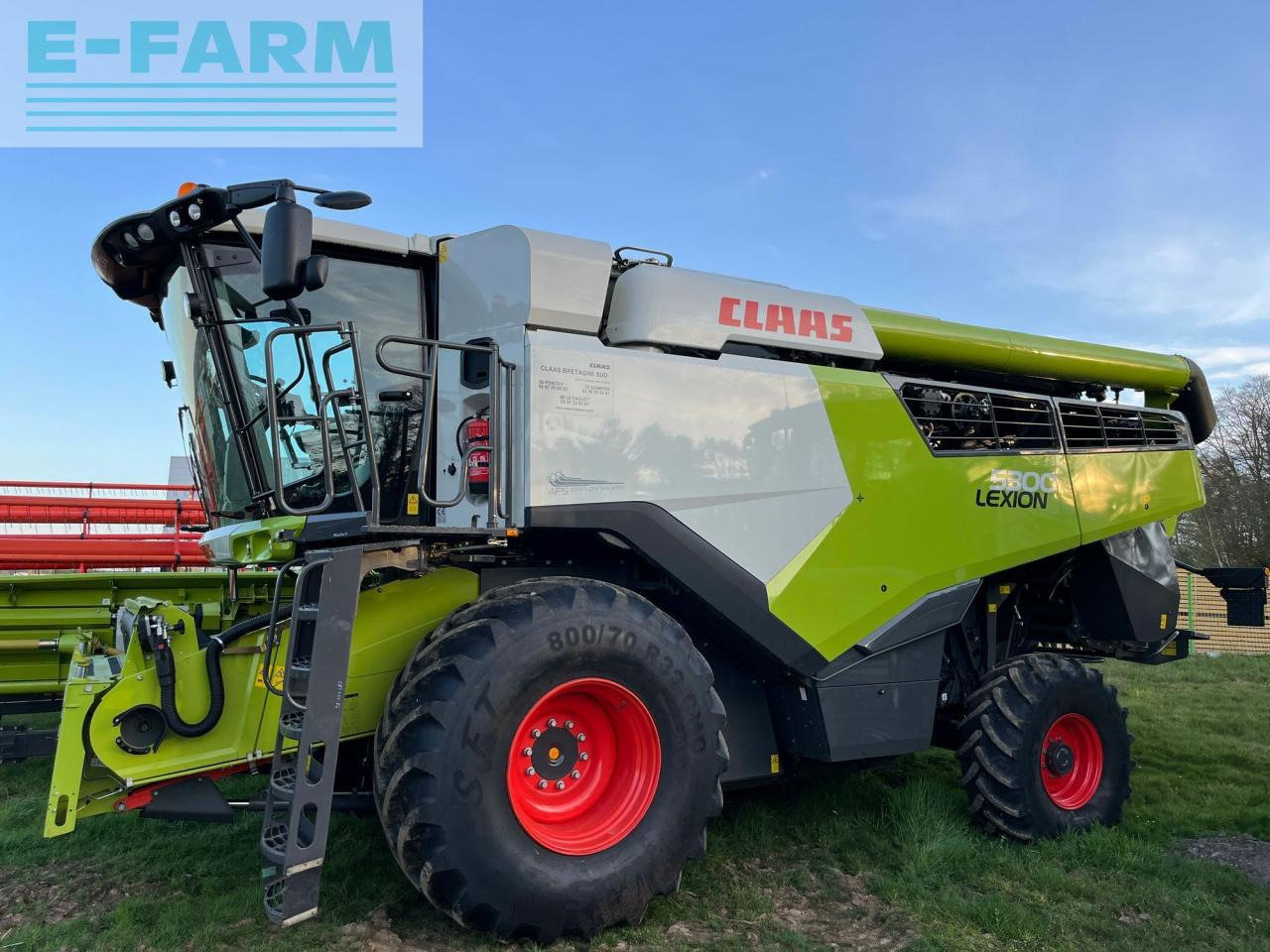 CLAAS lexion 5300 - Moissonneuse-batteuse: photos 1 CLAAS lexion 5300 - Moissonneuse-batteuse: photos 1