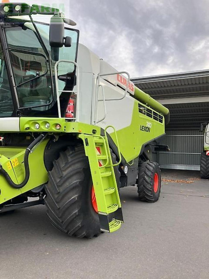 CLAAS lexion 740 tier 4 - Moissonneuse-batteuse: photos 3 CLAAS lexion 740 tier 4 - Moissonneuse-batteuse: photos 3