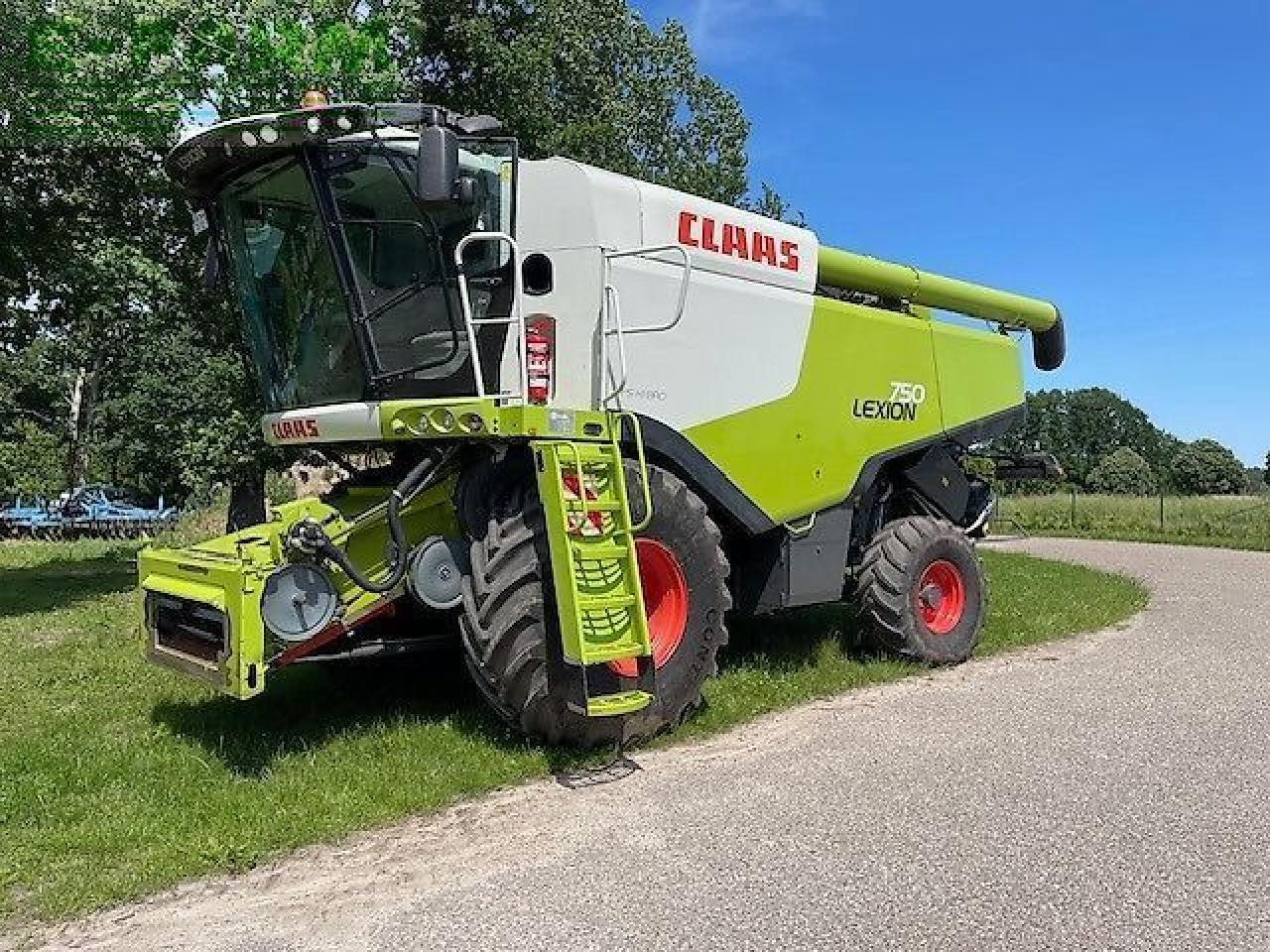 CLAAS lexion 750 mit vario 900 - Moissonneuse-batteuse: photos 1 CLAAS lexion 750 mit vario 900 - Moissonneuse-batteuse: photos 1
