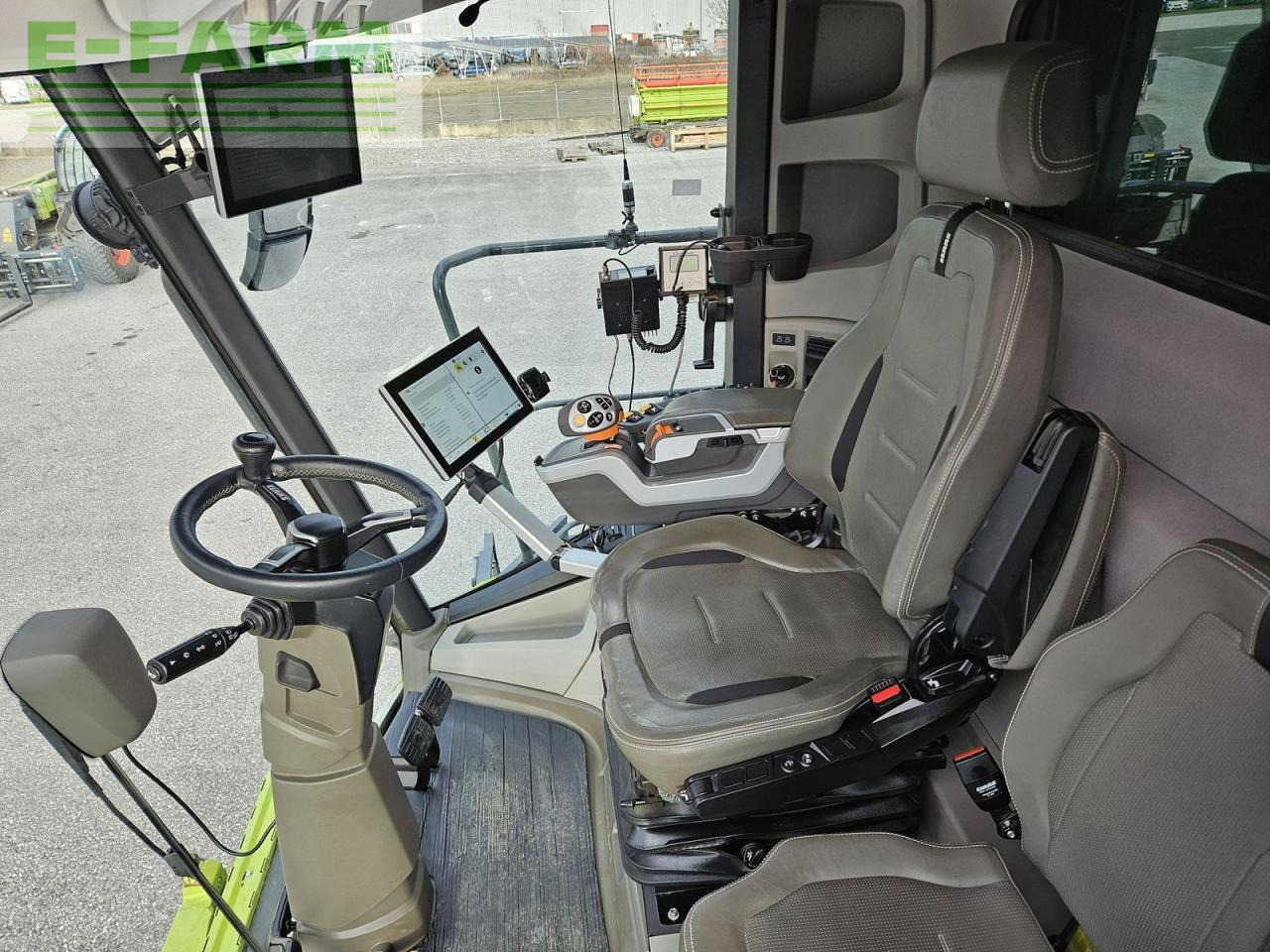 CLAAS lexion 8700tt 4wd cemos automatic - Moissonneuse-batteuse: photos 5 CLAAS lexion 8700tt 4wd cemos automatic - Moissonneuse-batteuse: photos 5