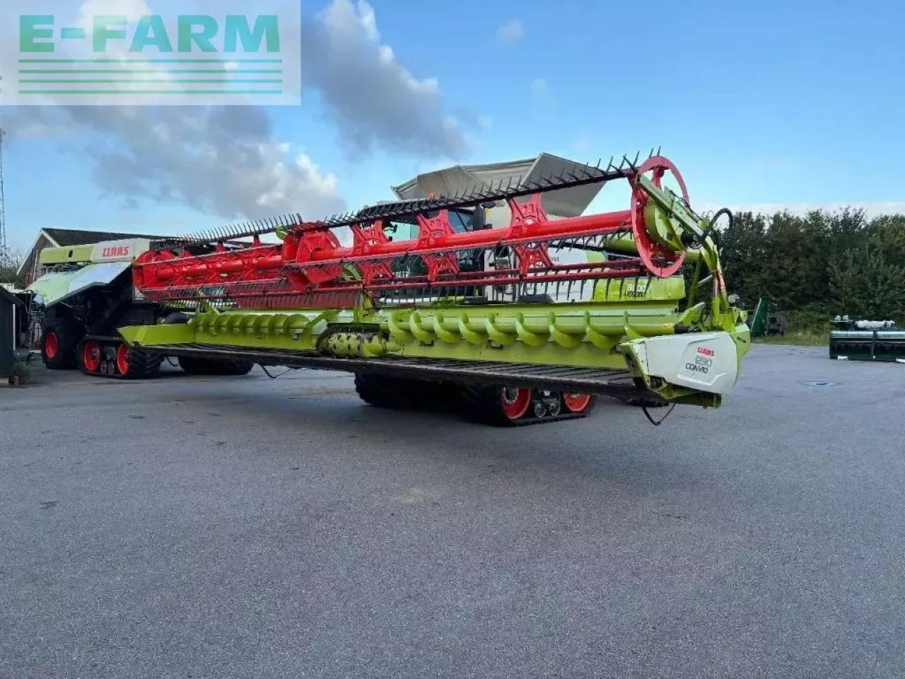 CLAAS lexion 8800 tt - Moissonneuse-batteuse: photos 4 CLAAS lexion 8800 tt - Moissonneuse-batteuse: photos 4