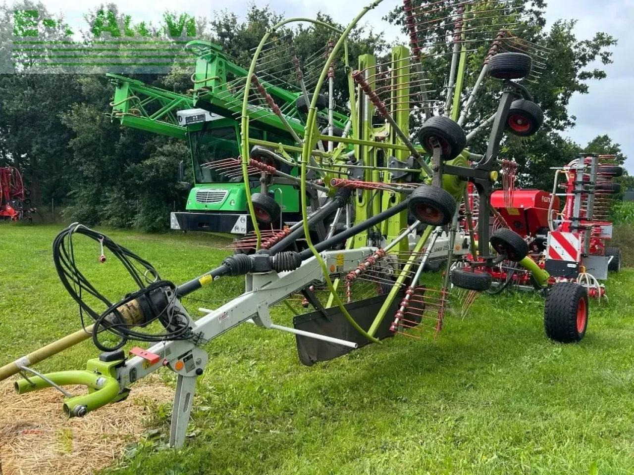 CLAAS liner 2800 - Faneuse: photos 2 CLAAS liner 2800 - Faneuse: photos 2