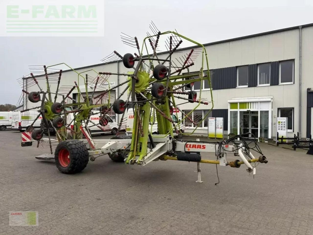 CLAAS liner 3600 comfort - Faneuse: photos 3 CLAAS liner 3600 comfort - Faneuse: photos 3