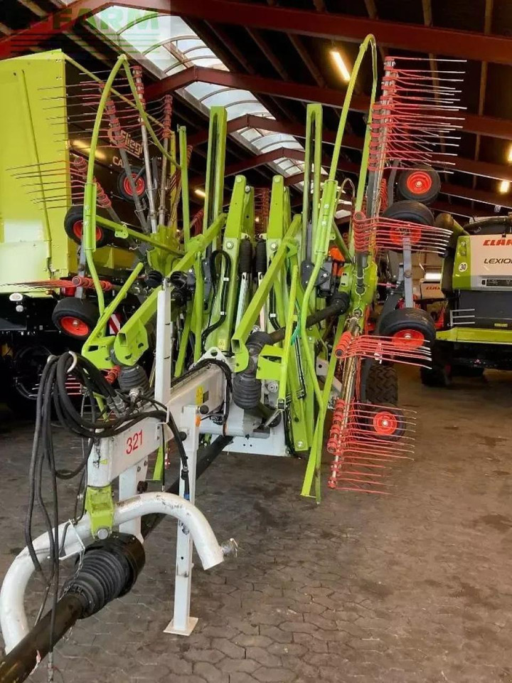 CLAAS liner 4000 hha - Faneuse: photos 2 CLAAS liner 4000 hha - Faneuse: photos 2