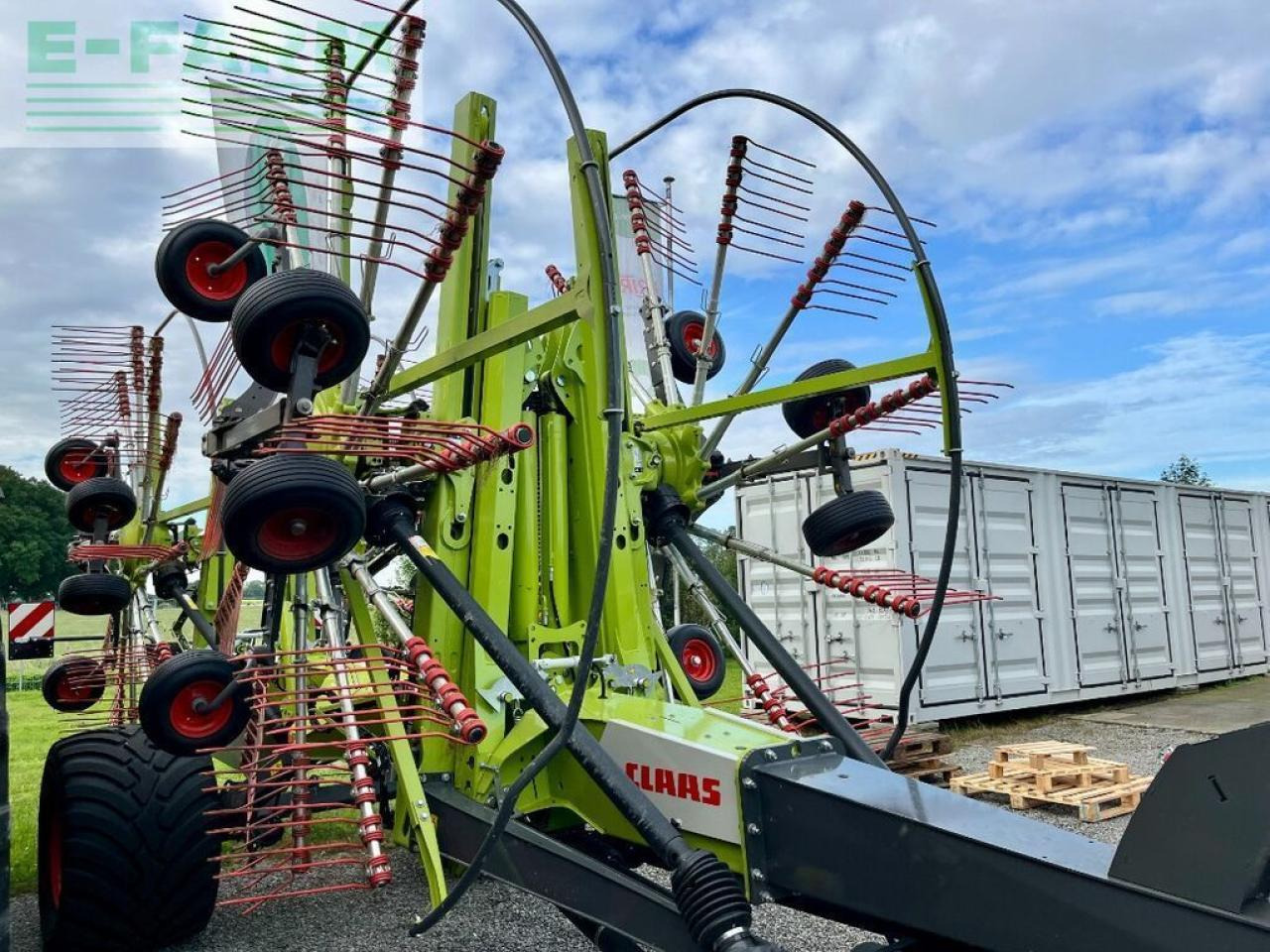 CLAAS liner 4700 business pro, nur 153 h ! - Faneuse: photos 3 CLAAS liner 4700 business pro, nur 153 h ! - Faneuse: photos 3