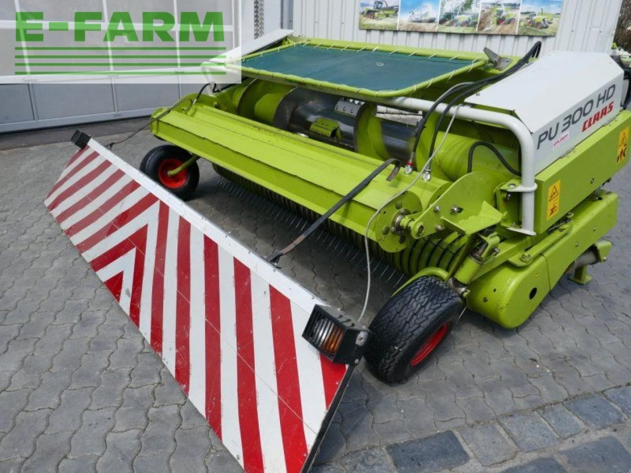 CLAAS pu 300 hd - Accessoire aux ensileuses: photos 1 CLAAS pu 300 hd - Accessoire aux ensileuses: photos 1