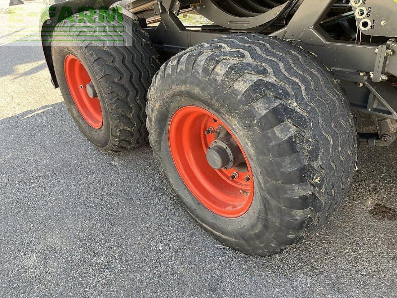 CLAAS quadrant 3200 rc tandem krassort vorabuhäcksler - Presse à balles cubiques: photos 4 CLAAS quadrant 3200 rc tandem krassort vorabuhäcksler - Presse à balles cubiques: photos 4