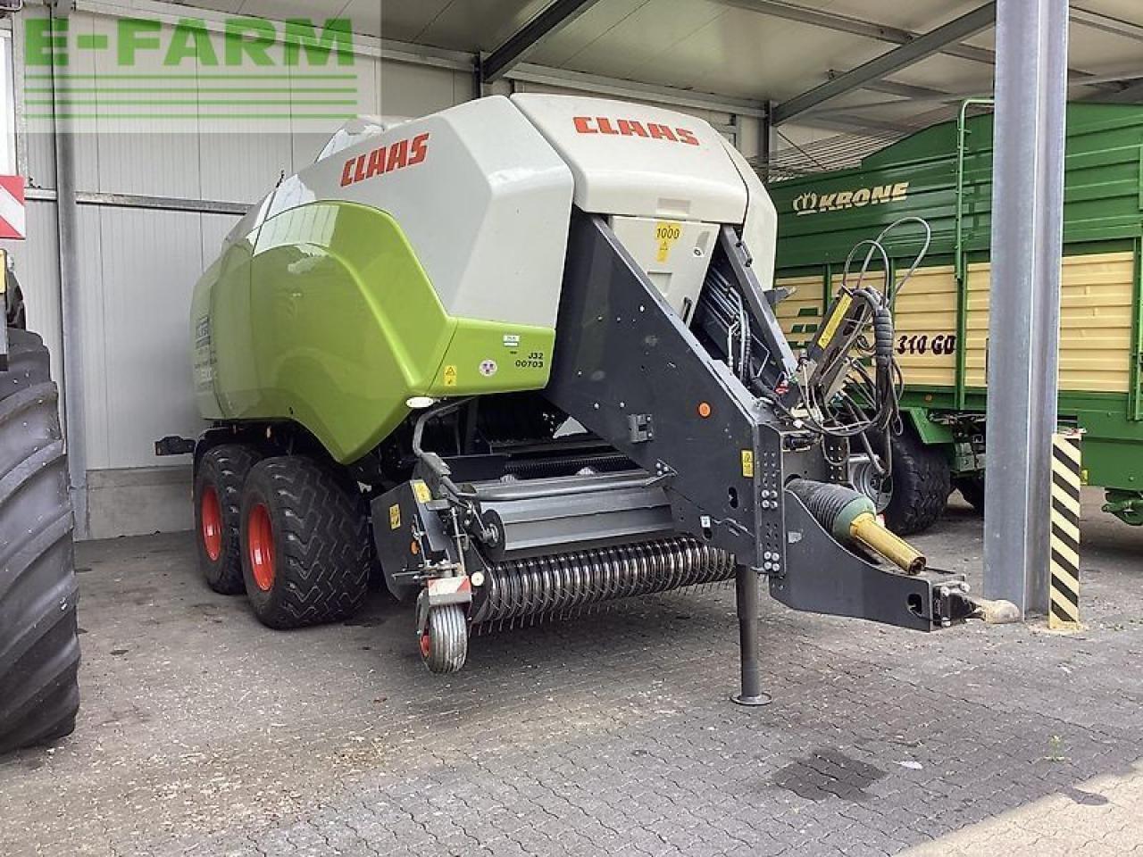 CLAAS quadrant 5300 fc - Presse à balles cubiques: photos 1 CLAAS quadrant 5300 fc - Presse à balles cubiques: photos 1