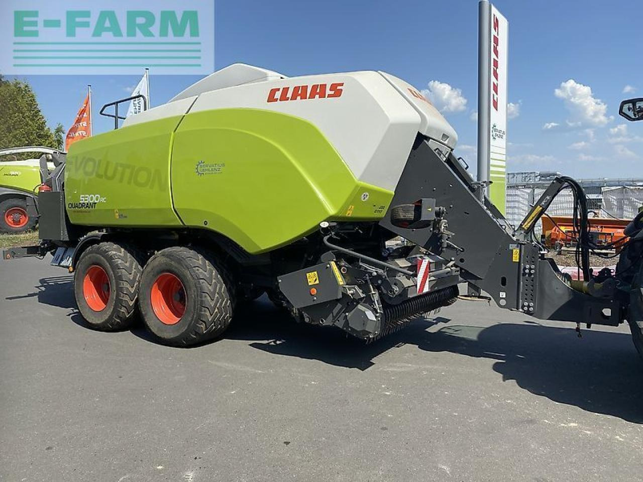 CLAAS quadrant 5300 rc evolution einsatzbereit geringe ballenzahl - Presse à balles cubiques: photos 1 CLAAS quadrant 5300 rc evolution einsatzbereit geringe ballenzahl - Presse à balles cubiques: photos 1