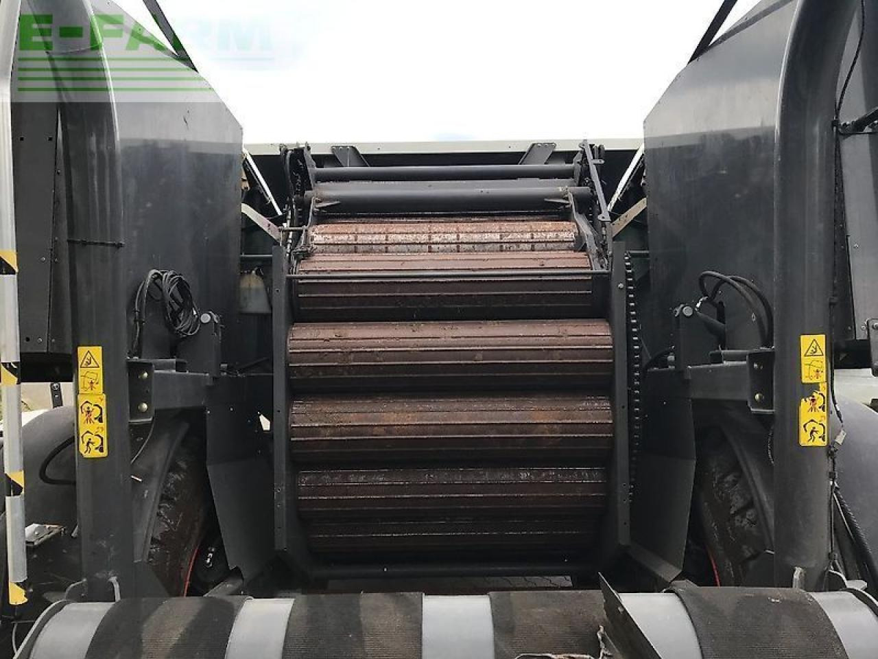 CLAAS rollant uniwrap 455 - Presse à balles cubiques: photos 4 CLAAS rollant uniwrap 455 - Presse à balles cubiques: photos 4